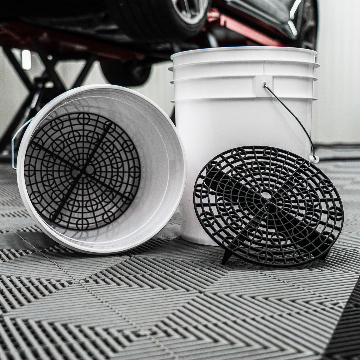 SUPERB. DETAILING BUCKET